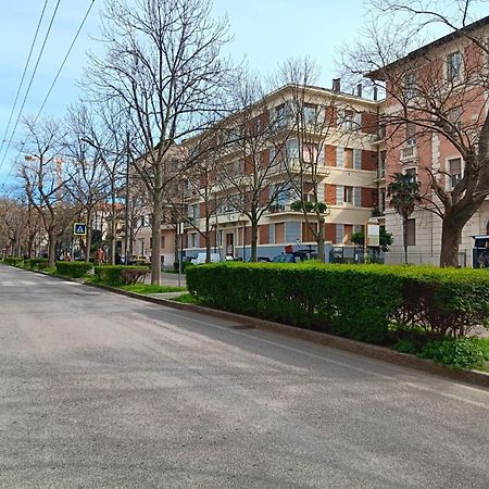 Italian Experience- Ancona City Apartment Bagian luar foto